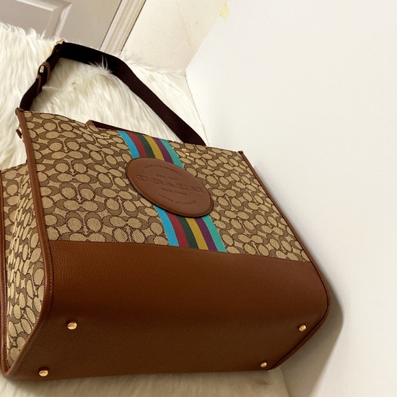 New💃Coach Dempsey Tote 40 Signature Jacquard With Stripe And Coach Patch - Picture 6 of 12
